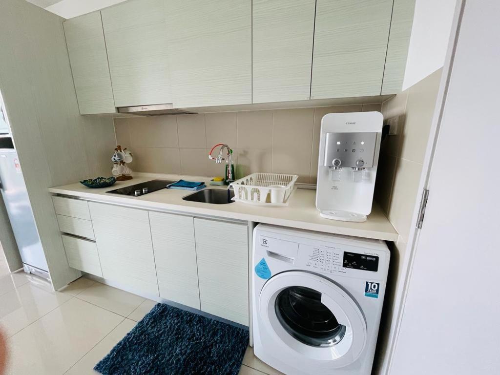 Homestay I-City Cantik, Tenang, Wifi, 4K Smart Tv, Netflix, Coway, Free Parking Shah Alam Eksteriør billede