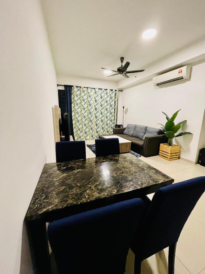 Homestay I-City Cantik, Tenang, Wifi, 4K Smart Tv, Netflix, Coway, Free Parking Shah Alam Eksteriør billede