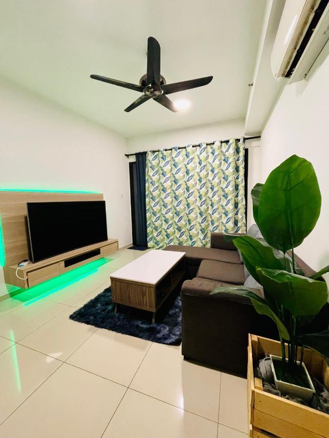 Homestay I-City Cantik, Tenang, Wifi, 4K Smart Tv, Netflix, Coway, Free Parking Shah Alam Eksteriør billede