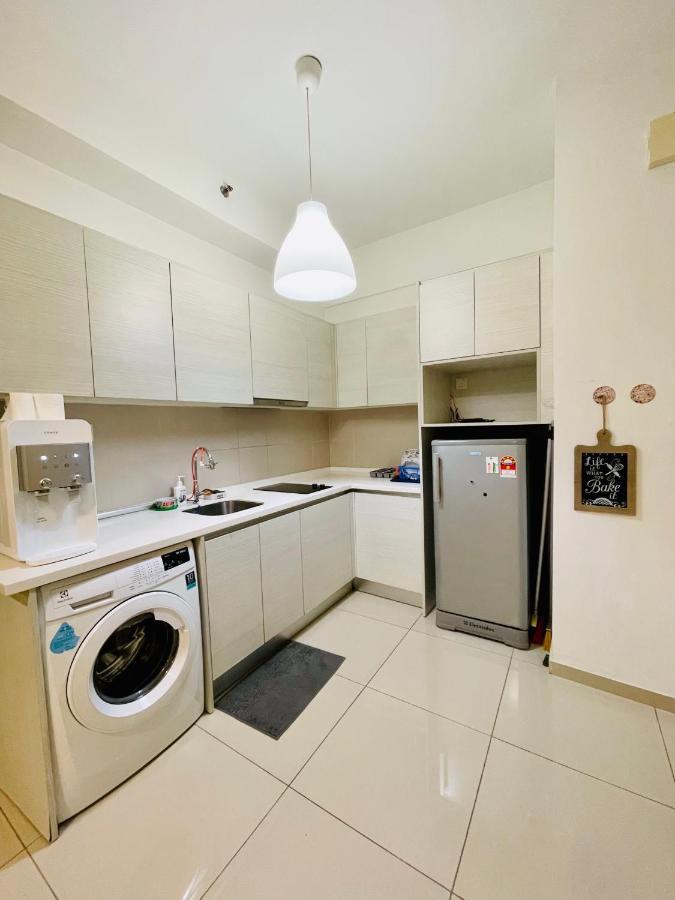 Homestay I-City Cantik, Tenang, Wifi, 4K Smart Tv, Netflix, Coway, Free Parking Shah Alam Eksteriør billede